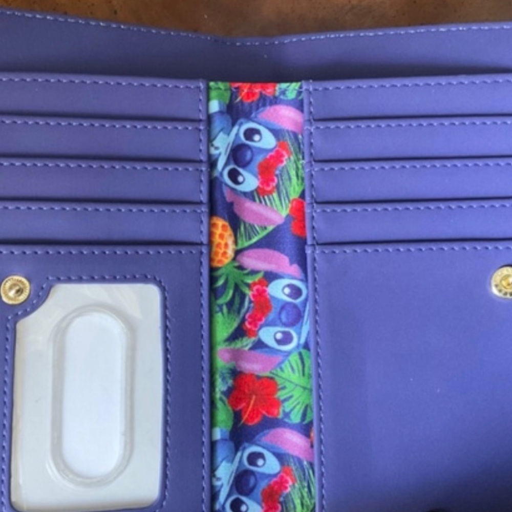 LOUNGEFLY LIMITED 600 PCS STITCH WALLET  NWT RARE - Picture 3 of 3
